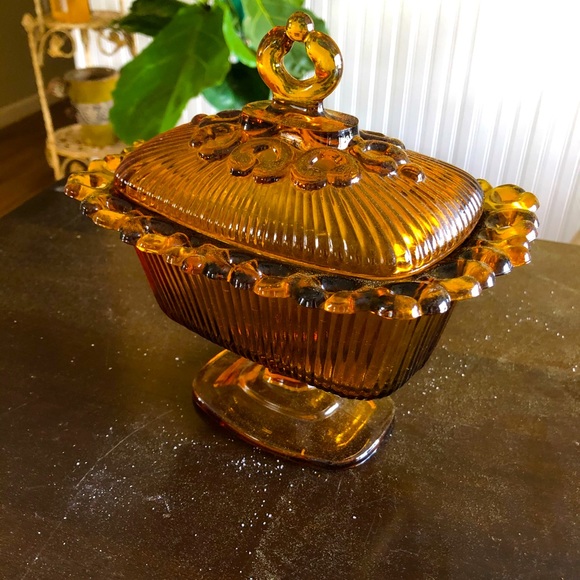 Vintage Amber Indiana Glass Candy Dish with Lid - Picture 3 of 12